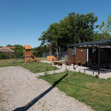 Tisza-tavi Kiserdő Nyaraló Tiszaderzs